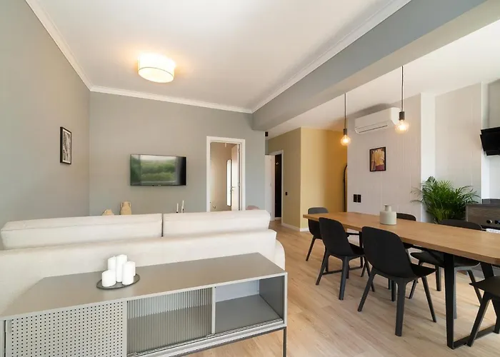 Santini Apartment By Olala Homes